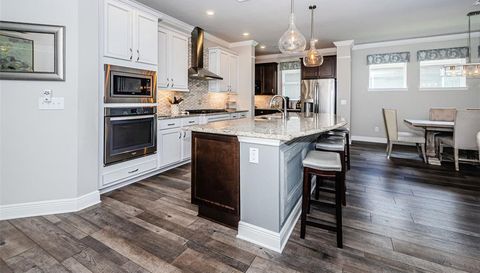 2554 CLAYMORE STREET