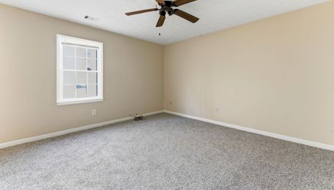 2653 Laurel Woods Ln SE