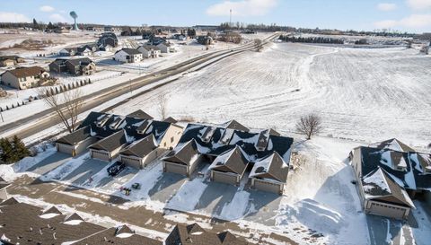 698 Shardlow Place NE