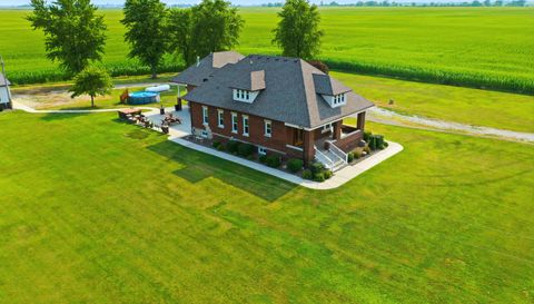 973 E 2500 North Rd