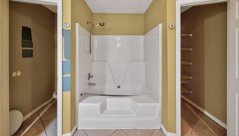 4977 Spencer Oaks Blvd