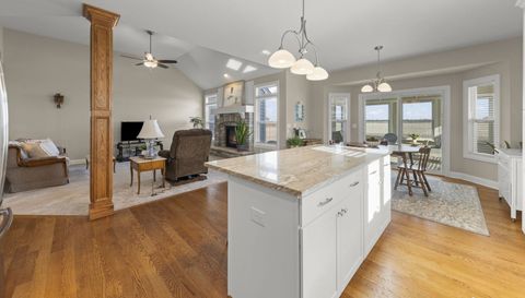 1121 Blackberry Shore Lane