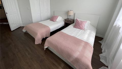 11720 Saint Andrews Pl