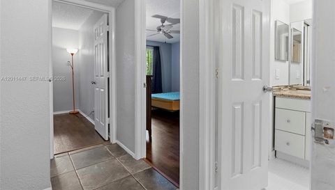 3083 N Oakland Forest Dr