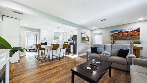 101 N MERCURY AVENUE