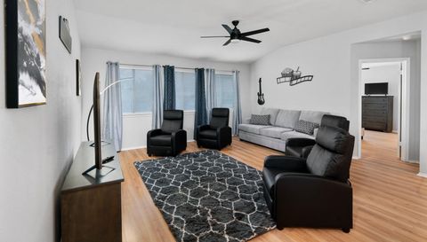 807 Clarence Bohls LN