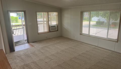 415 Crimson King Cir