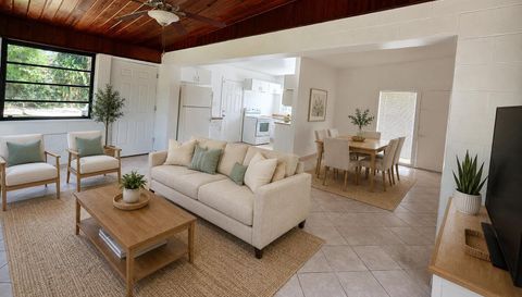 5825 Yucatan Dr