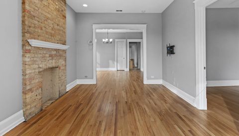 1658 W Nelson Street