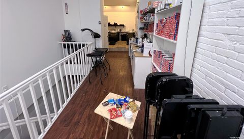120 W 25th St