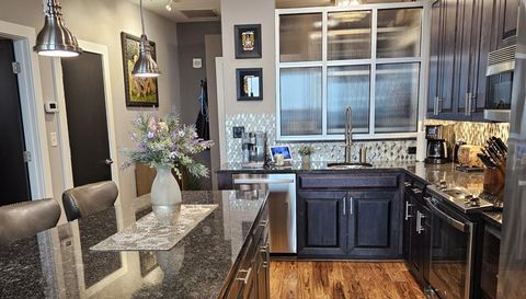 333 W Trade St Unit 1202 Charlotte