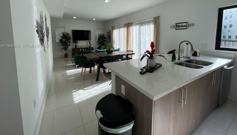302 11th Ct
