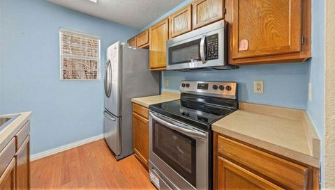 1815 Pointed Leaf Ln