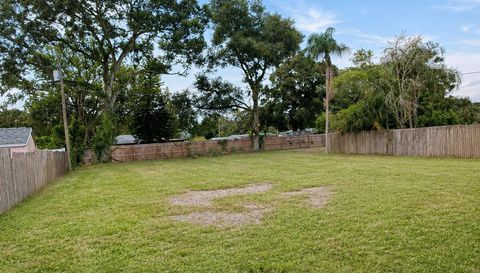 1370 Admiral Woodson Ln