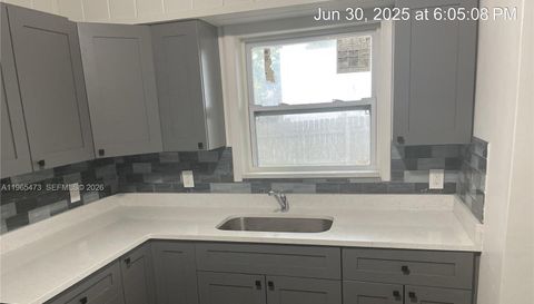 4000 Greenwood Ave