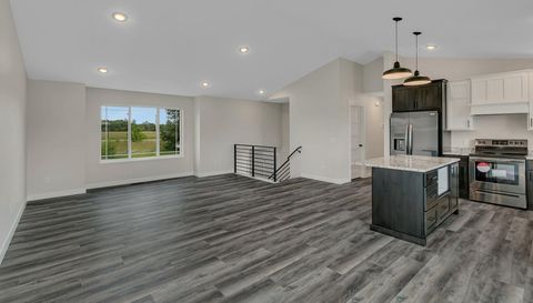 1013 26th Street Loop N