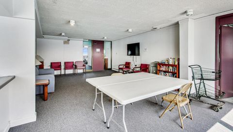 5733 N Sheridan Road