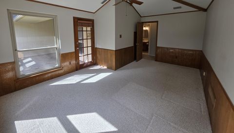 2214 Shannon Ln