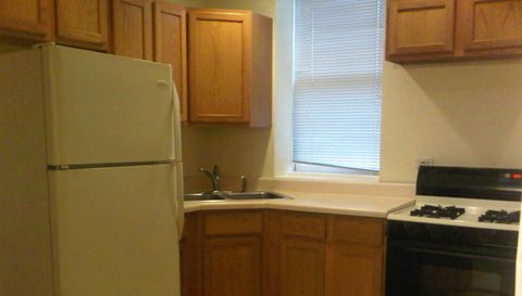 1658 W Nelson Street