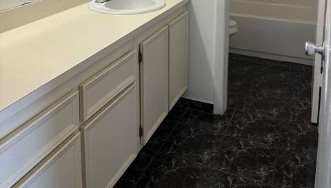 5937 Forest Hill Blvd