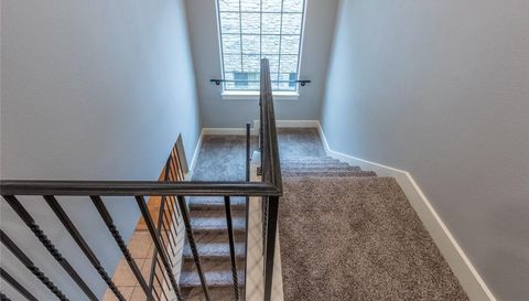 306 E 34th ST