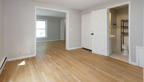 2815 Dupont Avenue S