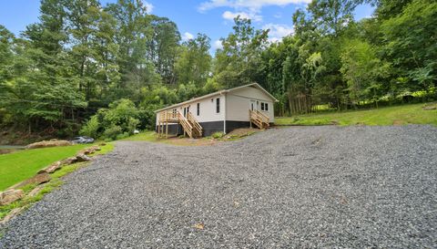 1218 Sweet Creek Rd