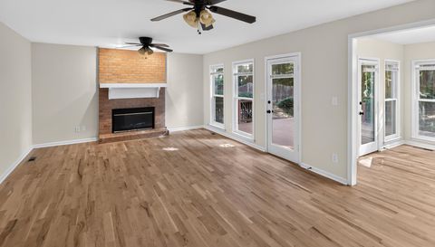2240 Whispering Pines Ln