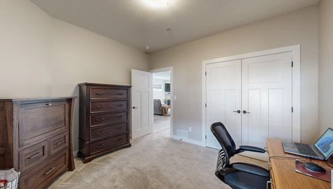 698 Shardlow Place NE