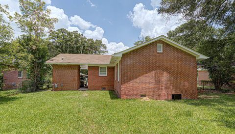 2864 Hawthorne Dr