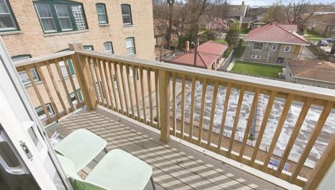 4939 N St. Louis Avenue