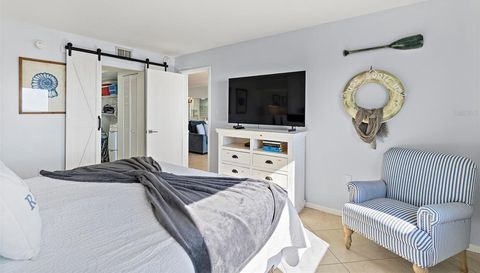 7520 RIDGEWOOD AVENUE