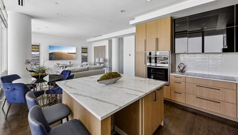 2408 Victory Park Ln