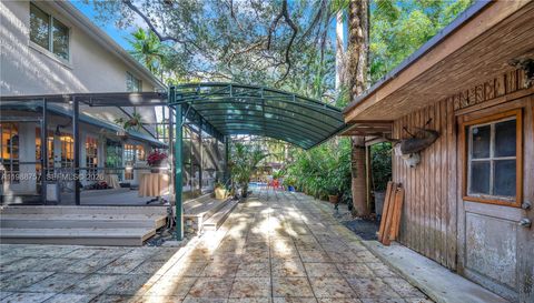 2496 - 2490 Abaco Avenue