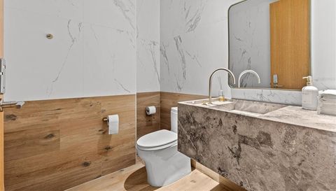 1020 SUNSET POINT ROAD