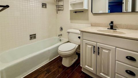 13453 Coliseum Drive