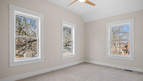 304 S Prairie Street