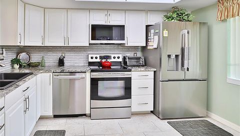 865 MACLAREN DRIVE N