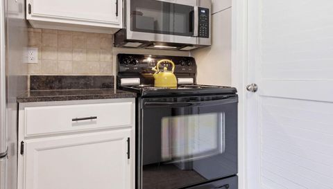 4702 Grenada Point