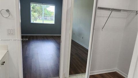 3600 Oaks Clubhouse Dr