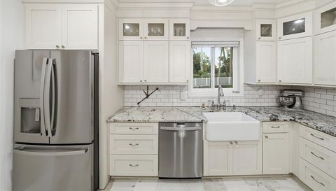 344 W RIO VISTA COURT