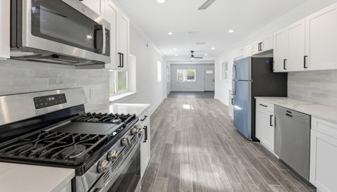 8301 Riverside Dr NE