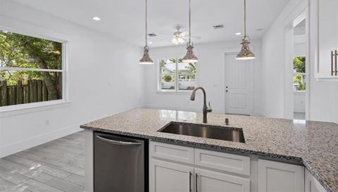 667 SW CLEVELAND AVENUE