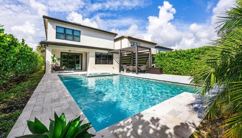 4510 Pinehurst Trl W