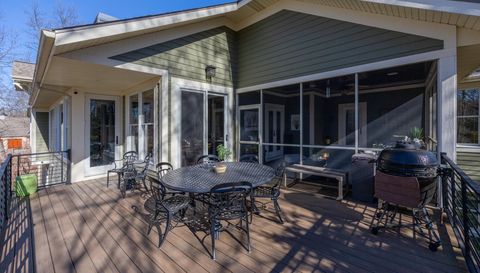 4209 N Oak Pointe Ct NE