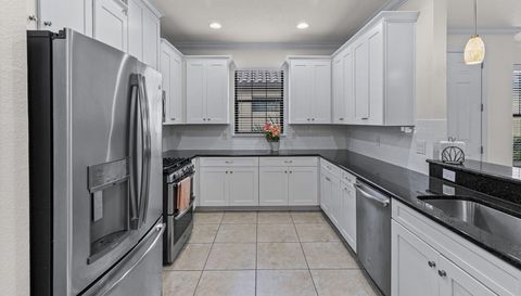 8424 Alberata Vista Dr