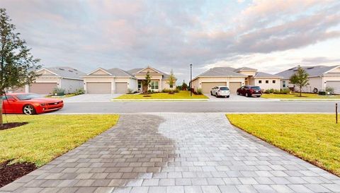 7949 LAKES EDGE LANE