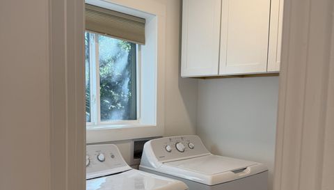 324 Leah Miller Dr NW