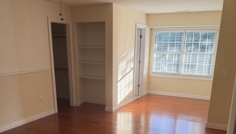 504 Carriage Dr