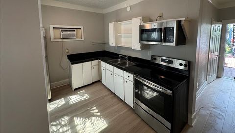 7306 EARLWOOD AVENUE